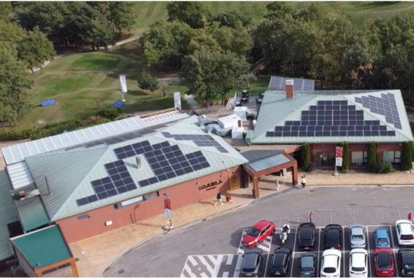 Placas solares en Club de Campo Sojuela